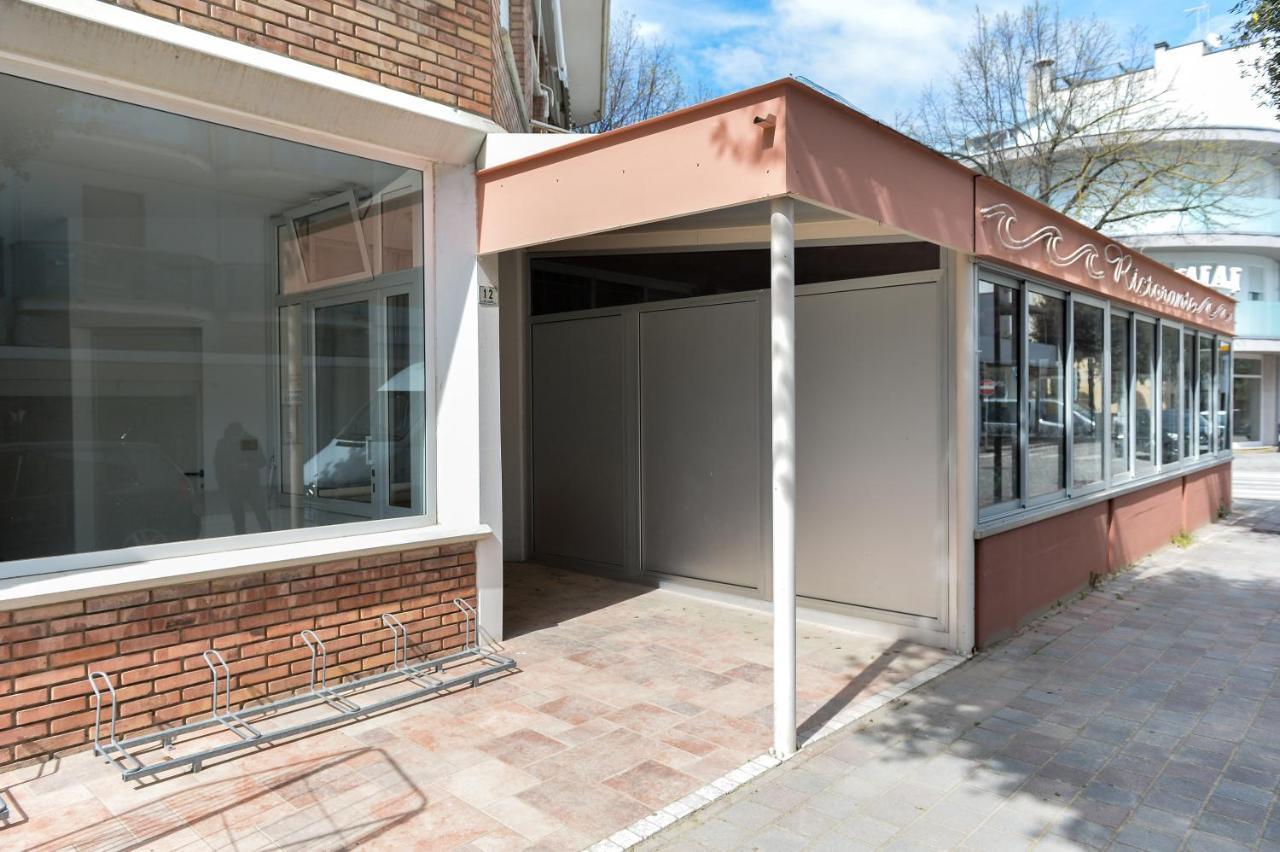 Monolocale Ombrellone Incluso Apartman Lignano Sabbiadoro Kültér fotó